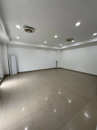 Brand ne independent building for rent in johar town