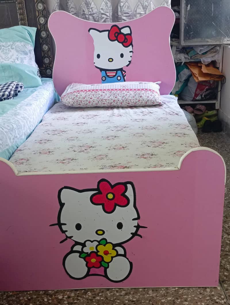 wood bed 0