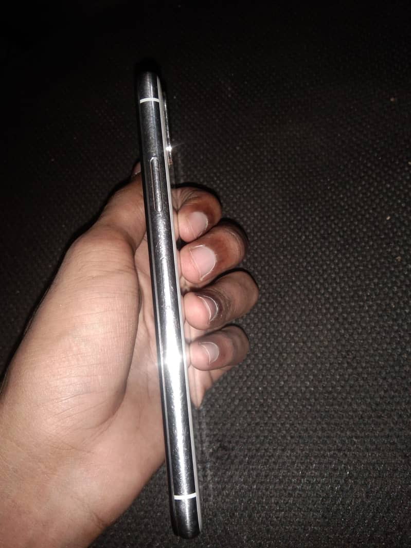 Apple iPhone X 5
