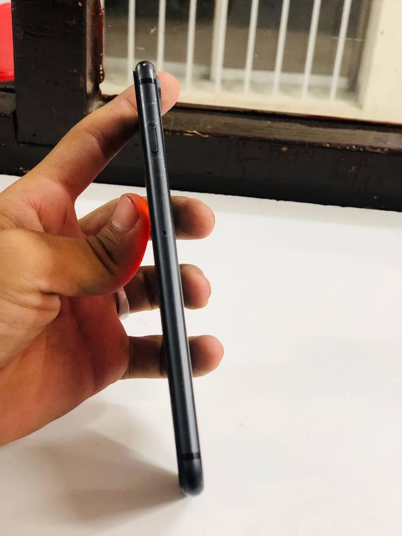 Apple iPhone 8 Plus 2