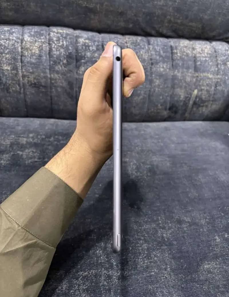 iPad 9th Generation 4