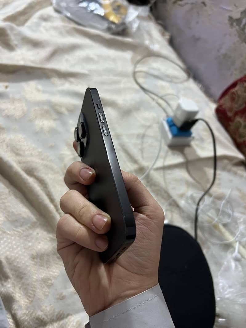 Apple iPhone 14 Pro 4