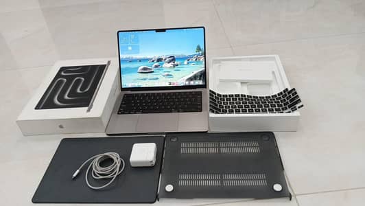 MacBook Pro_14"inch, (M3, 2023 ) 8GB / 512GB SSD) Complete Box