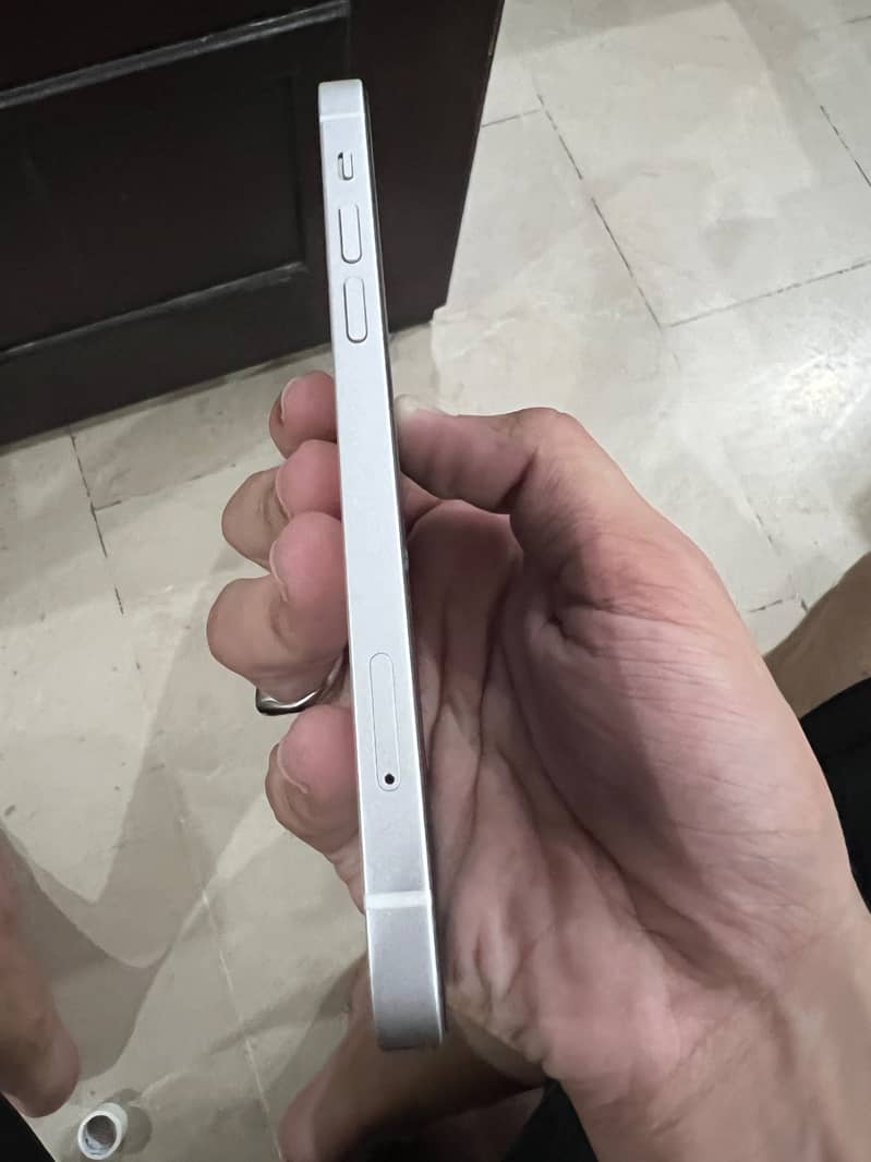Apple iPhone 12 2