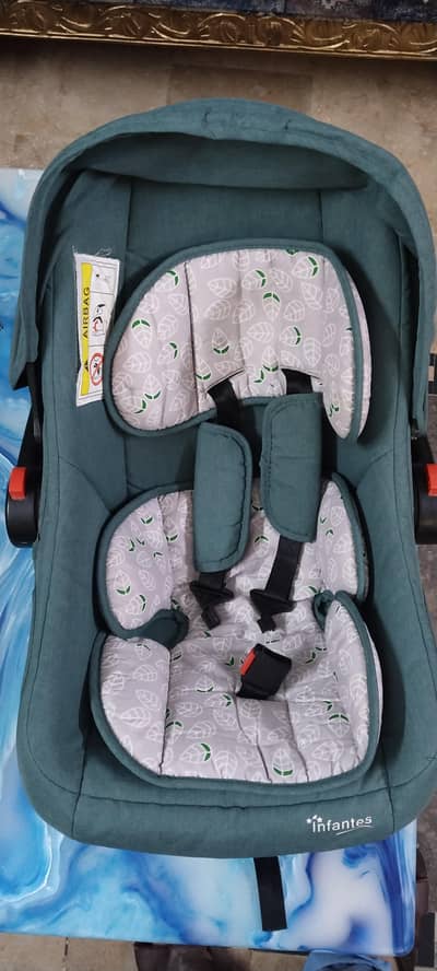 carry cot/baby cot + car seat