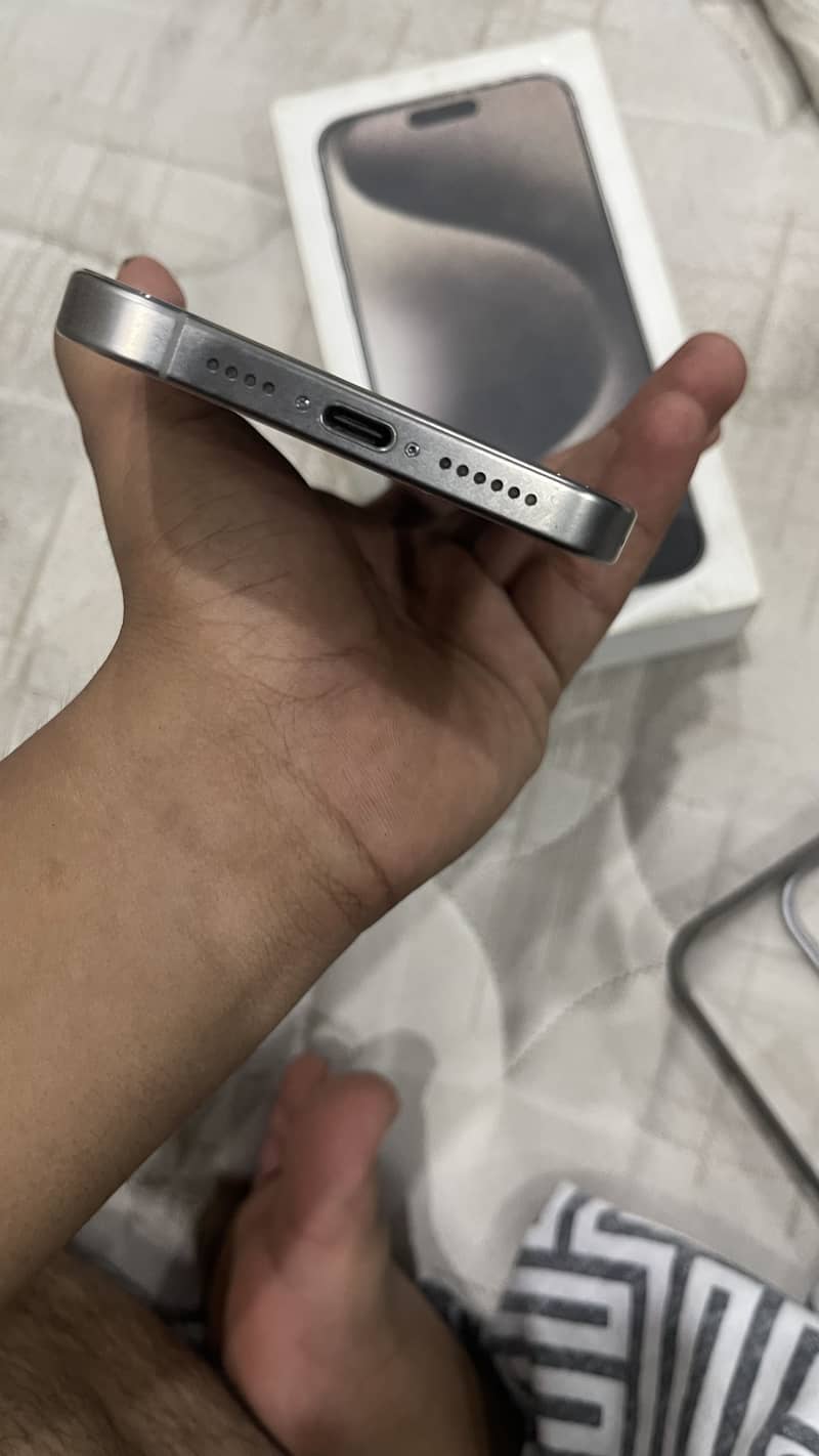 Apple iPhone 15 Pro Max 1