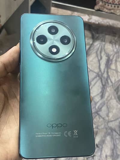 OPPO Reno12 F