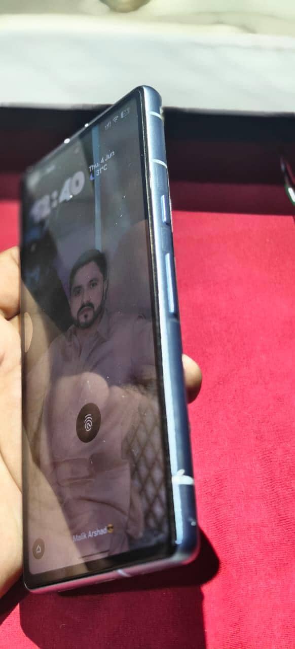 Google Pixel 7 4