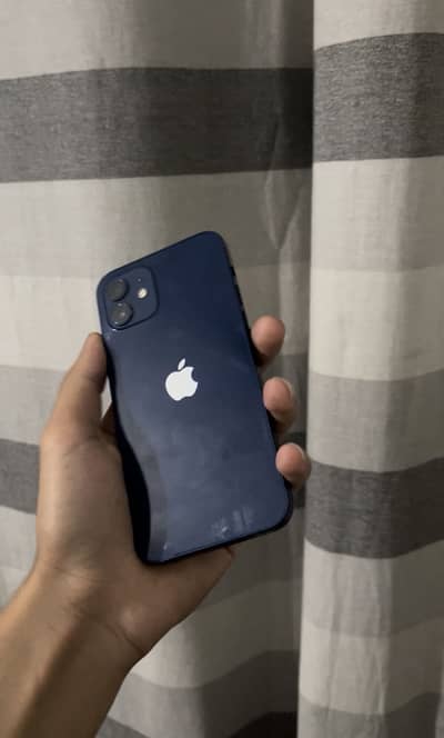 Apple iPhone 12