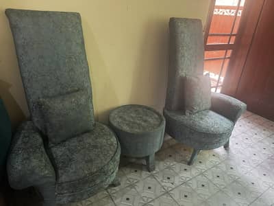 Stylish Coffee Set – 2 Chairs & 1 Table – Excellent Condition
