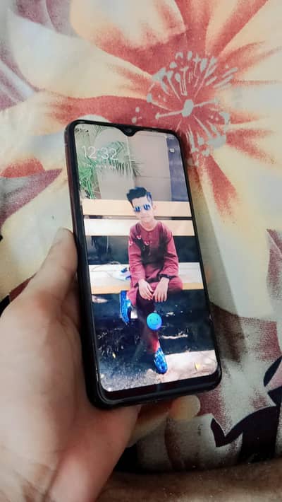 Vivo 1906 Brand New Lush condition bss thora side se panel damge ha