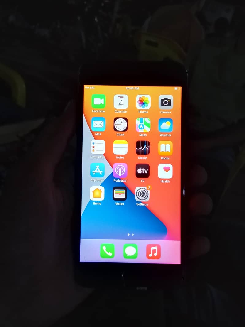 Apple iPhone 8 Plus 0