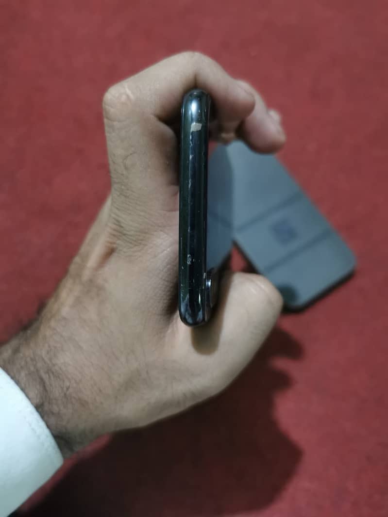 Apple iPhone X 3