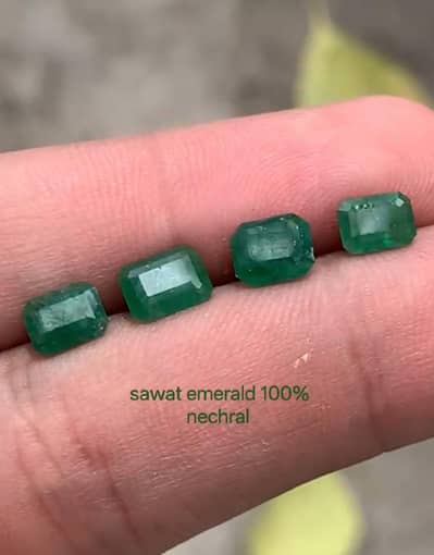100% nechral sawat emerald