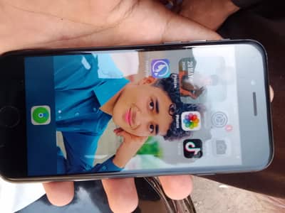 Apple iPhone 7