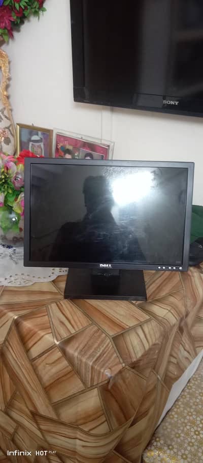 Dell screen 10/10 condition panel 10/10 and stand quality excellent