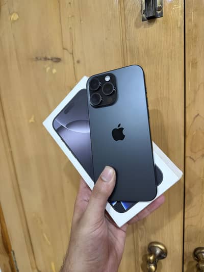 Apple iPhone 16 Pro Max