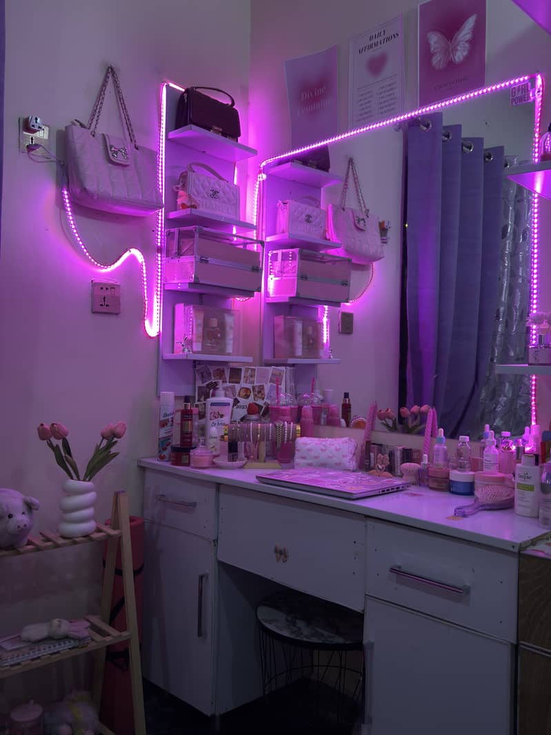 Vanity 0