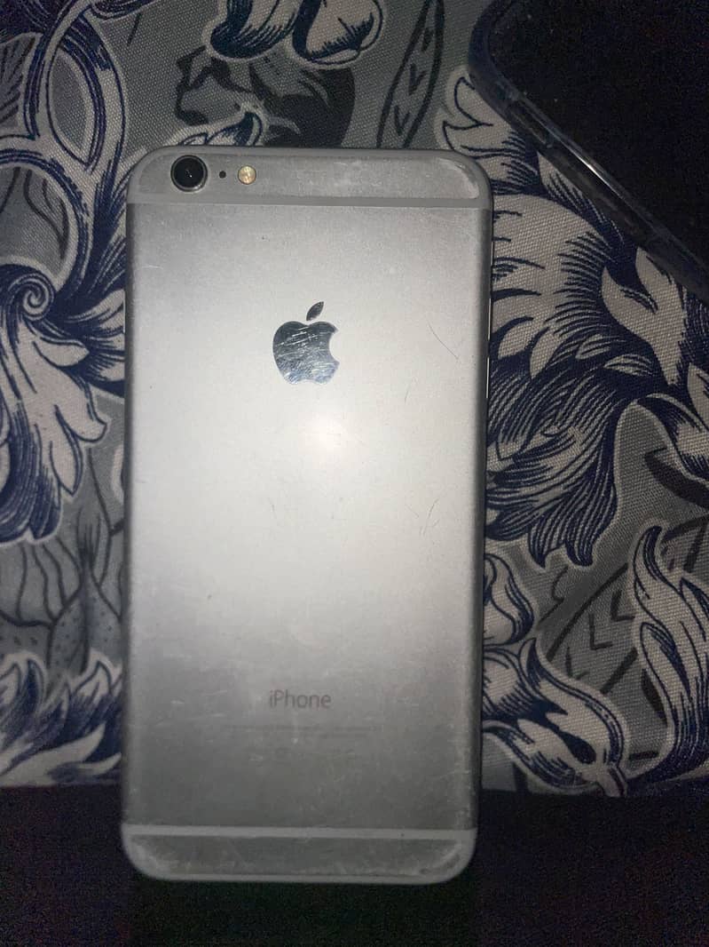 Apple iPhone 6 Plus 0