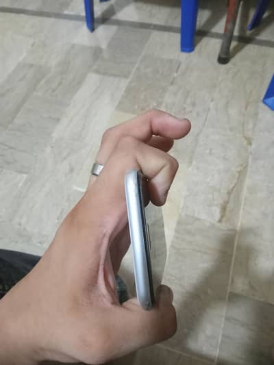 Apple iPhone SE