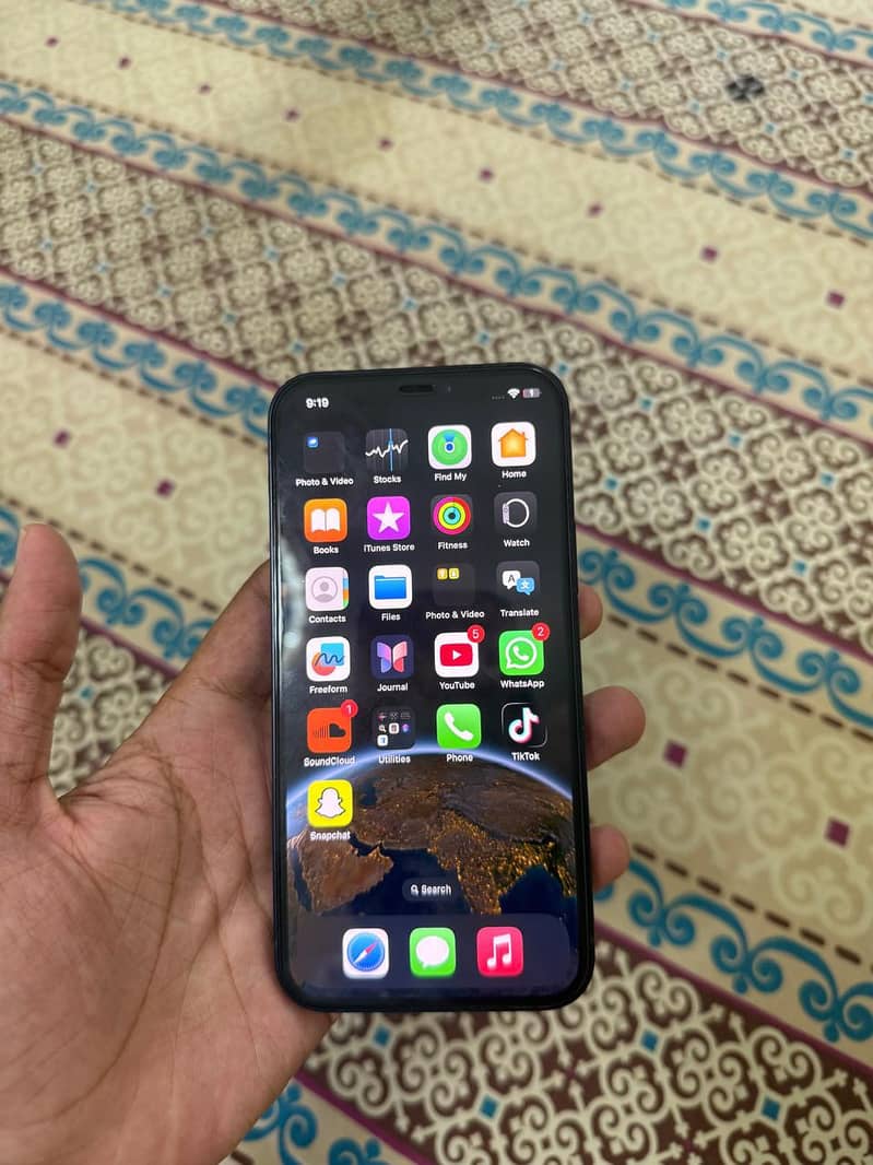 Apple iPhone 12 2