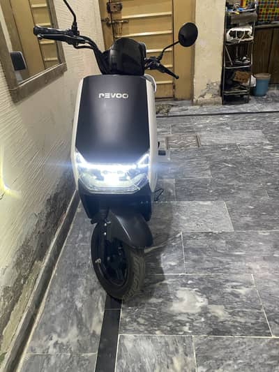 Revoo A10 scooty in new condition