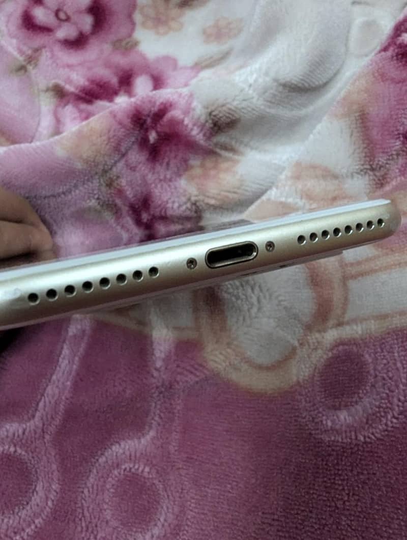 Apple iPhone 7 Plus 3