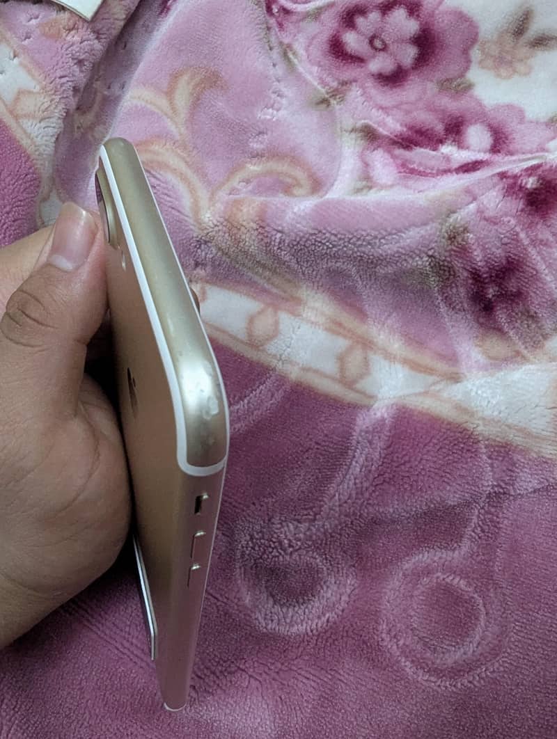 Apple iPhone 7 Plus 4