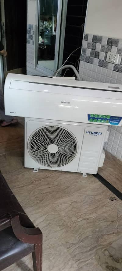 Hyundai HAC-18KM Inverter Split AC 1.5 Ton