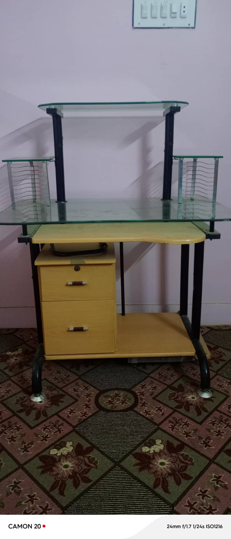 computer trolly 0