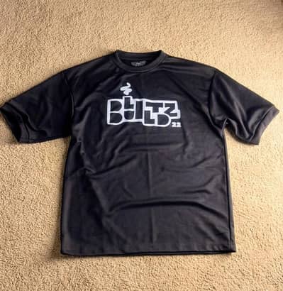 drop shoulder t shirt