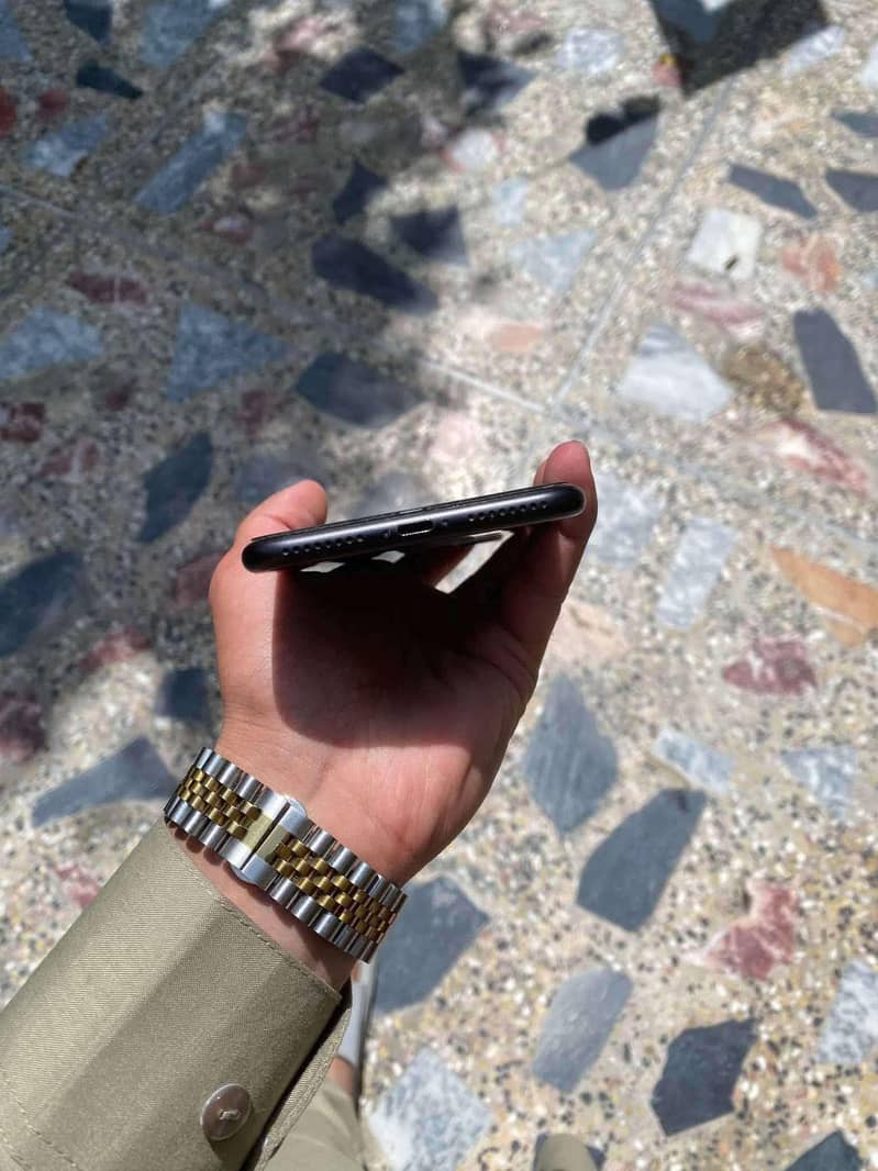 Apple iPhone 7 Plus 3