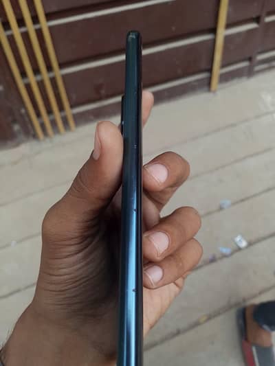 Vivo V30