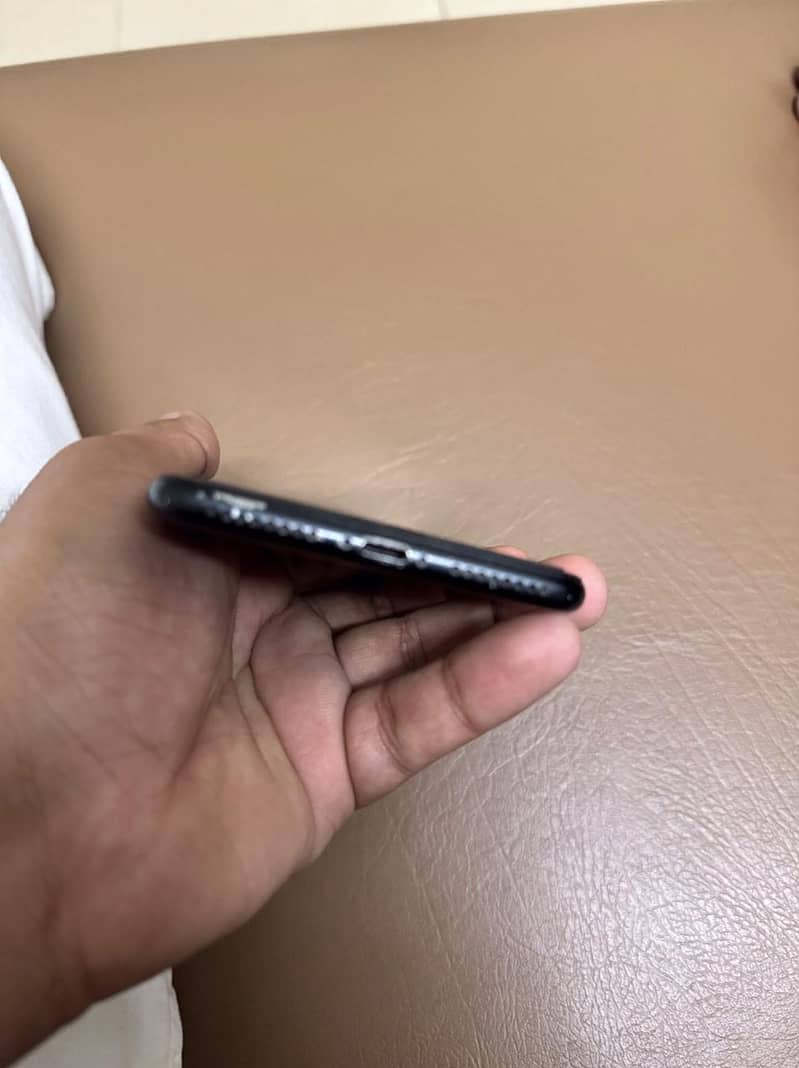 Apple iPhone 7 Plus 4