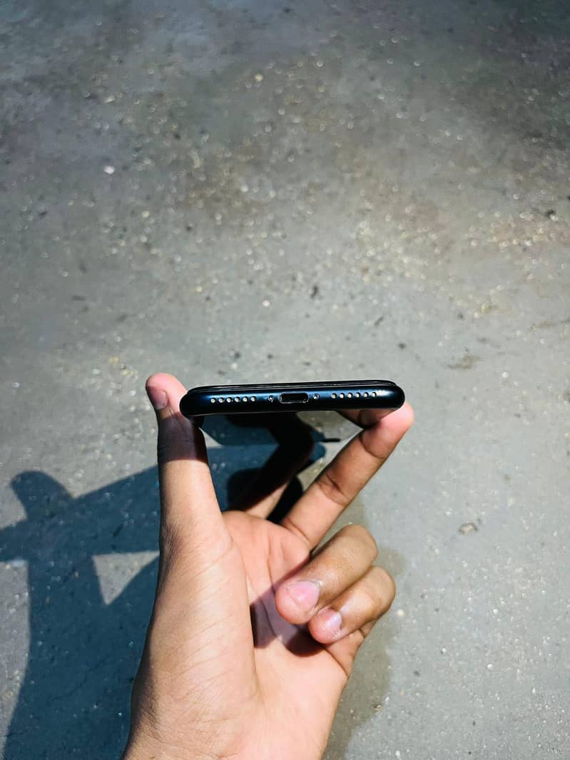 Apple iPhone SE 4