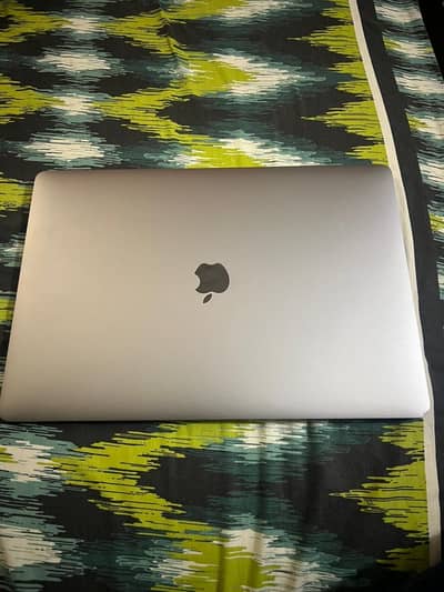 Apple MacBook Pro 2018 | Core i9 | 32GB RAM | 1TB SSD | 15.4" Touchbar
