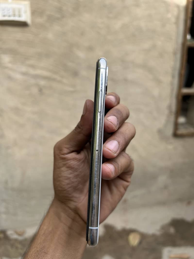 Apple iPhone X 2