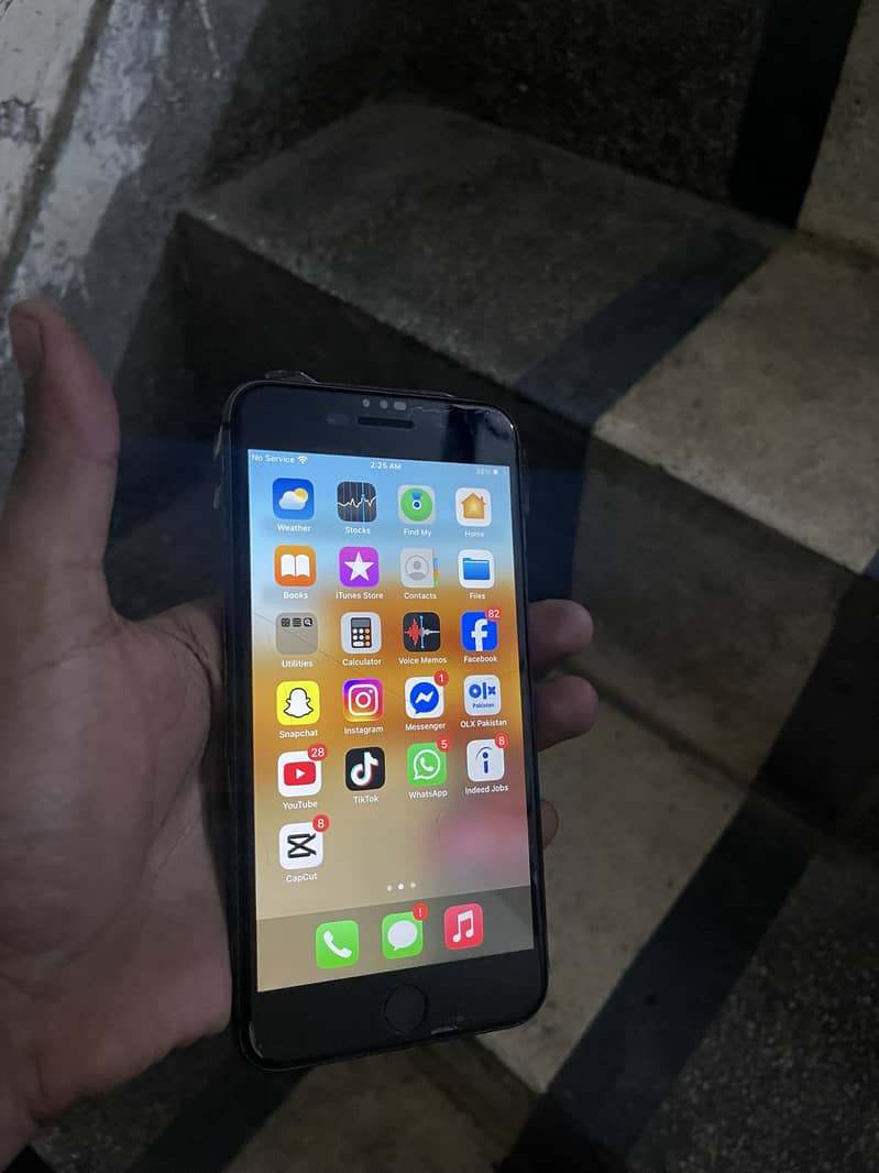 Apple iPhone 8 Plus 2