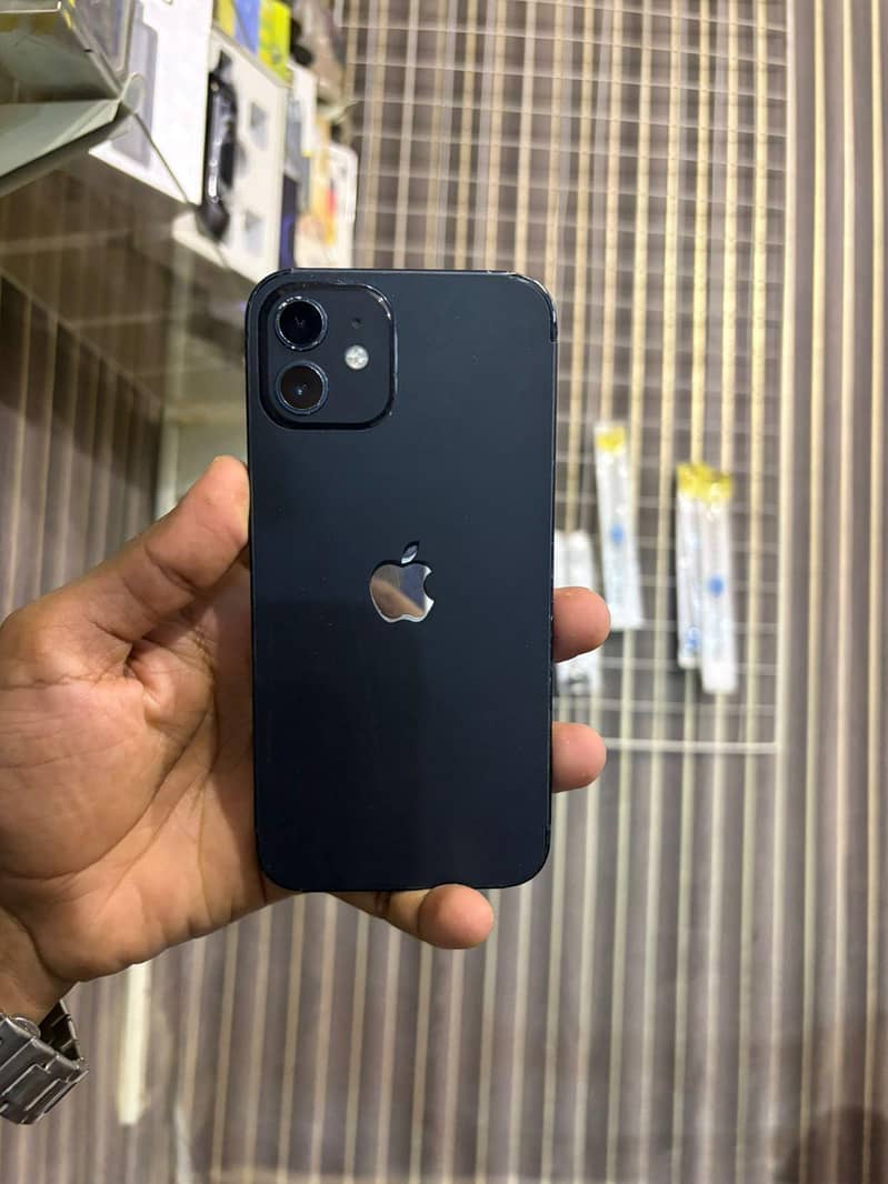 Apple iPhone 12 1