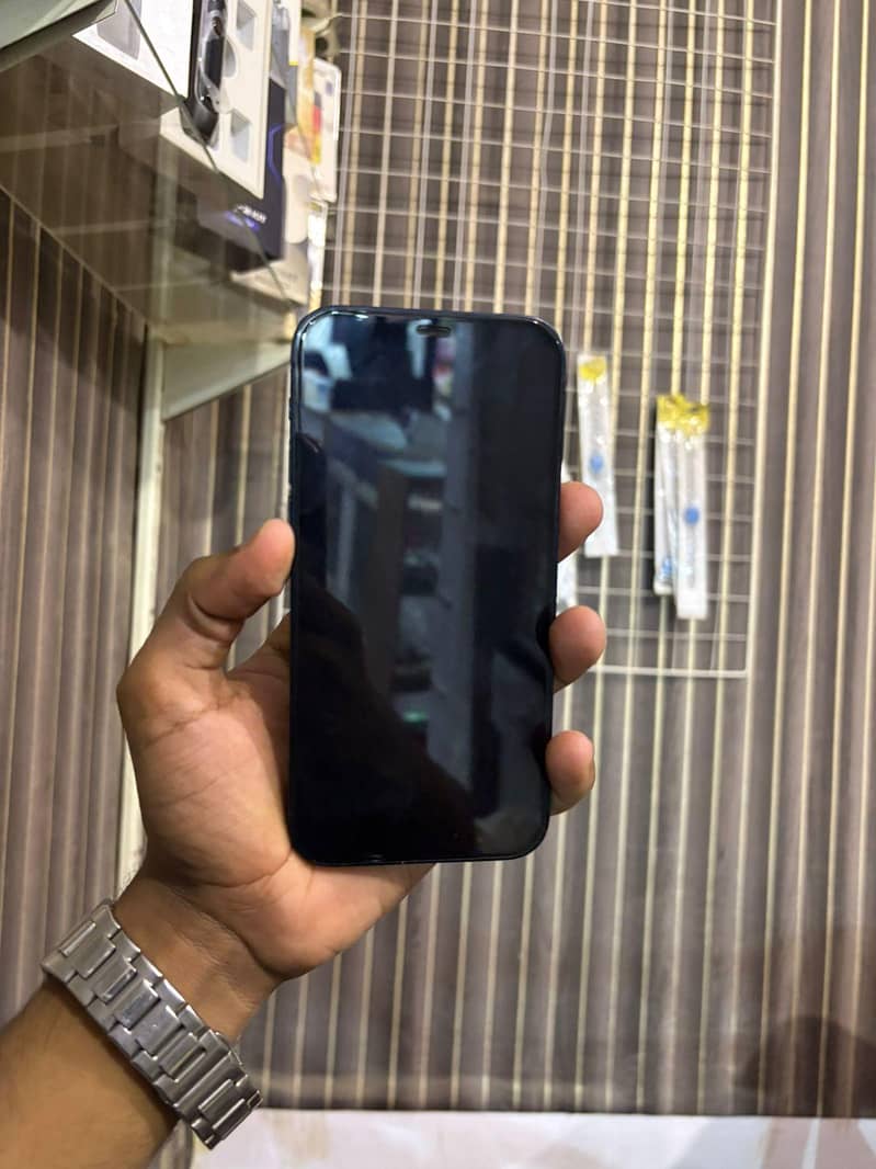 Apple iPhone 12 2