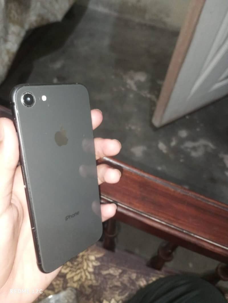 Apple iPhone 8 4