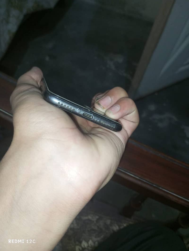 Apple iPhone 8 6
