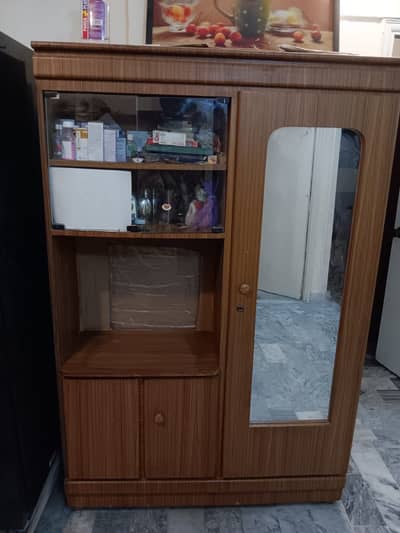 2 Showcases