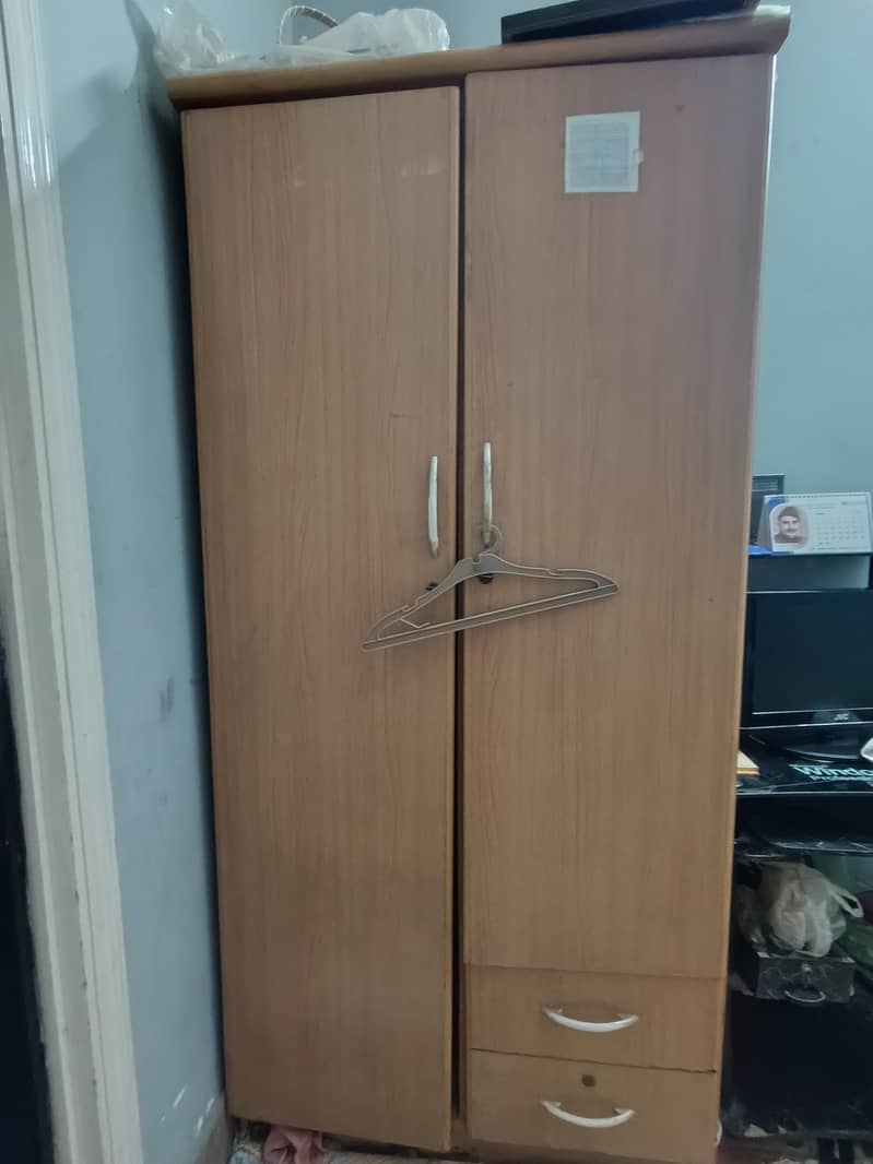 wardrobe 0