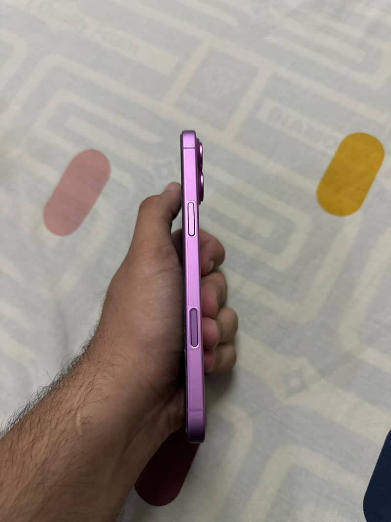 Apple iPhone 16 Plus 2