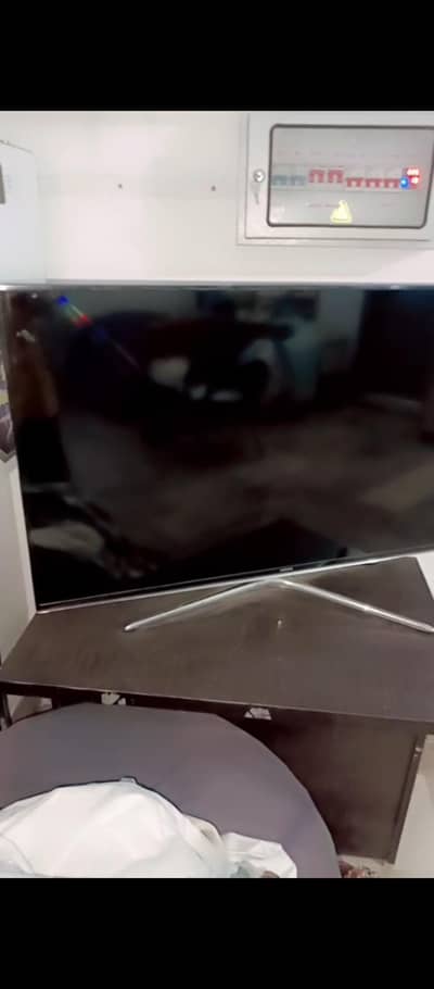 LED SAMSUNG' 50 inch 18 modal. finally. . 50000. .
