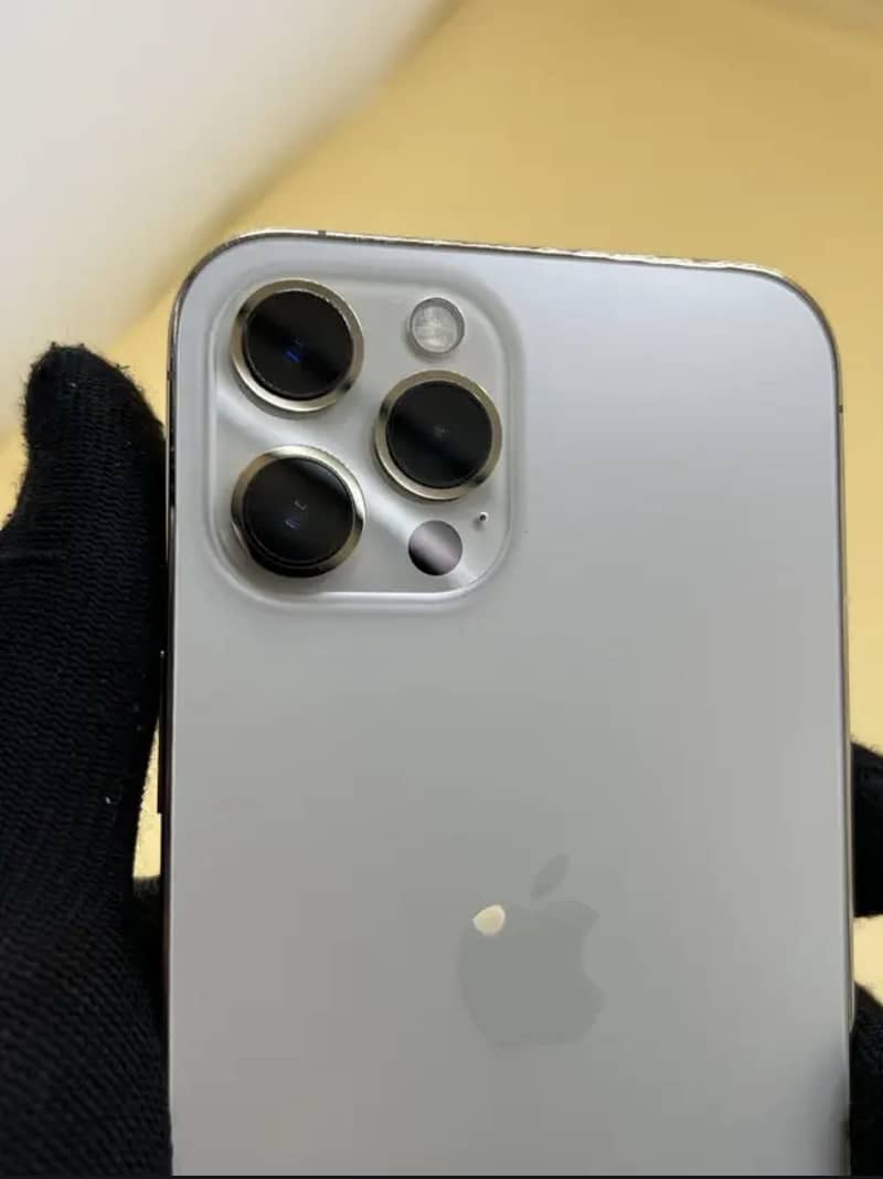 Iphone 12 pro max 1