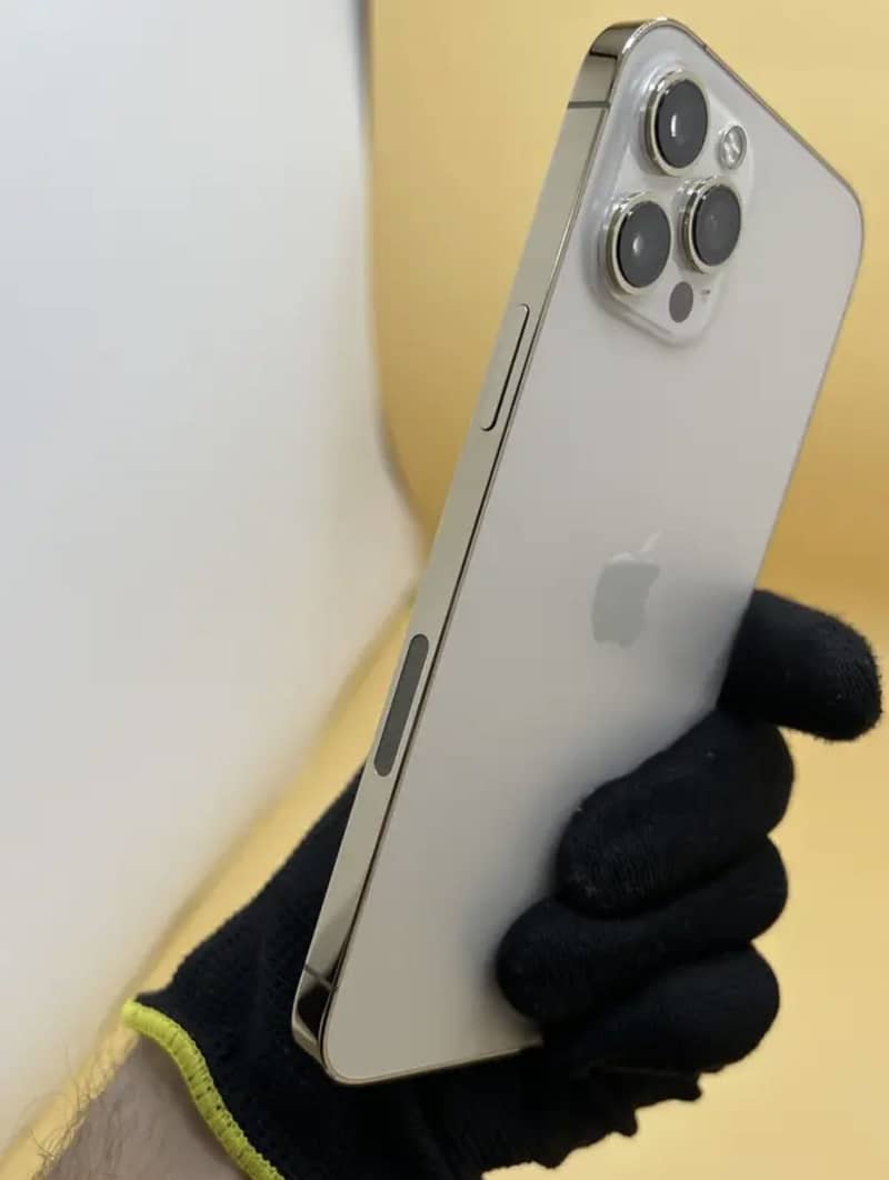 Iphone 12 pro max 3