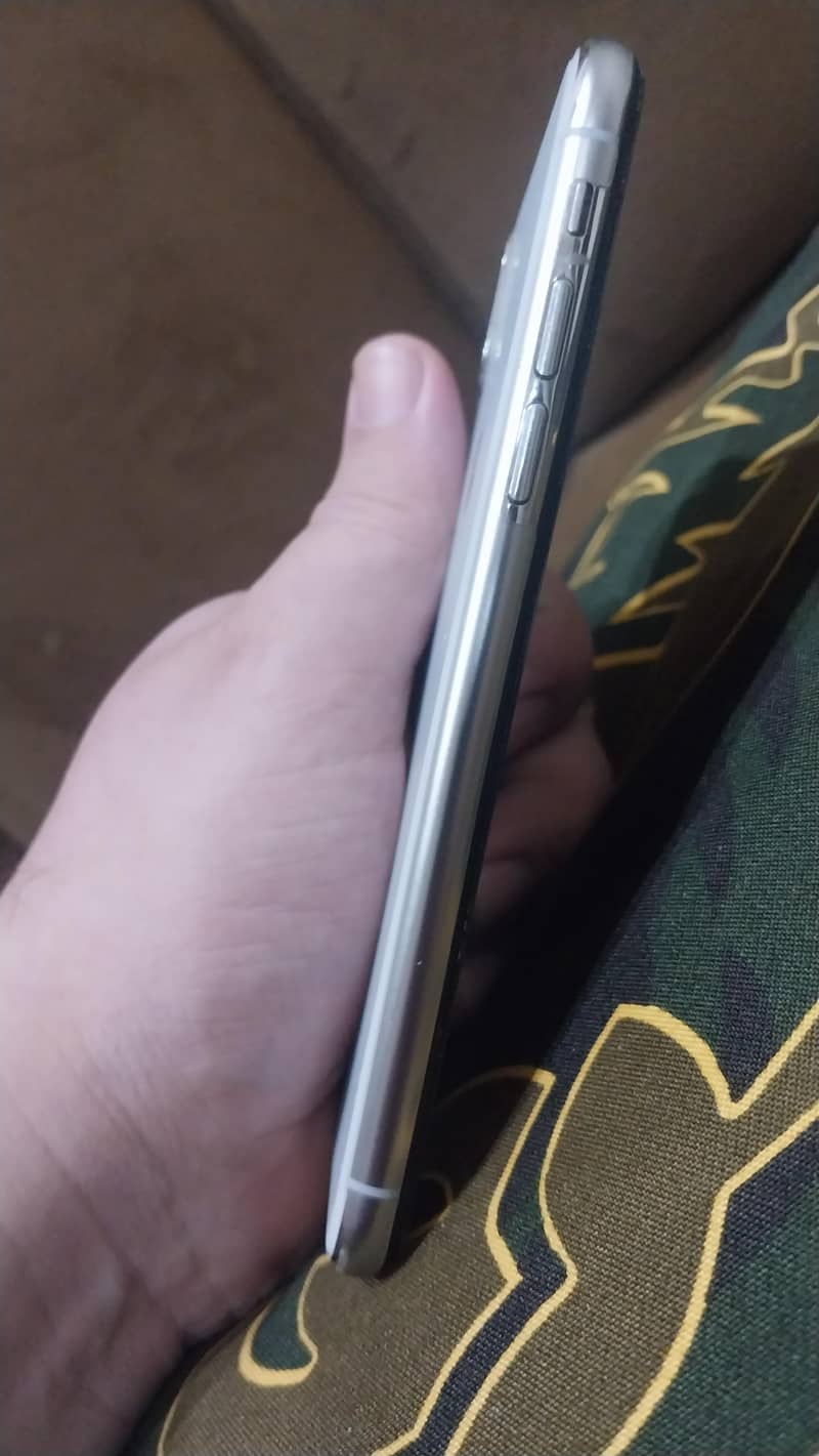 Apple iPhone X 1
