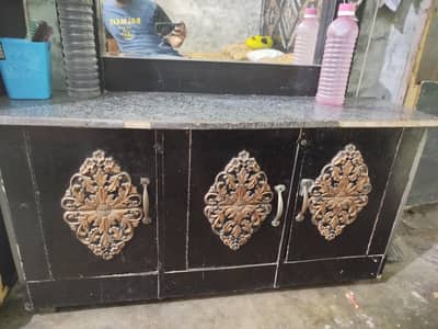 Dressing table with mirror